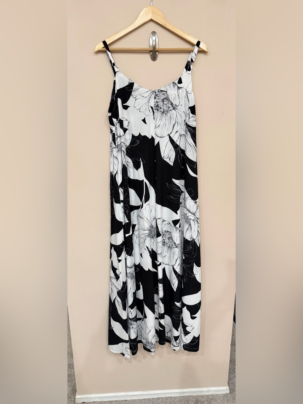 Label of Love Floral Black and White Maxi Dress Womens Size XL Boho Tropical - Picture 2 of 8